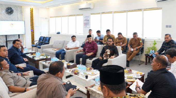 Dewan Perwakilan Rakyat Aceh DPRA saat menggelar rapat di Ruang Rapat Ketua DPRA Banda Aceh Senin 1492026 Doc Humas KETIKKABARcom Dewan Perwakilan Rakyat Aceh DPRA saat menggelar rapat di Ruang Rapat Ketua DPRA Banda Aceh Senin 1492026 Doc Humas