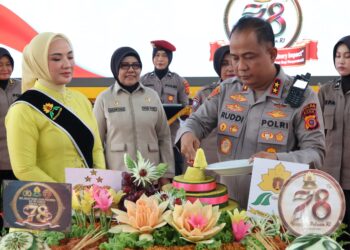 Polda Aceh menggelar acara syukuran memperingati Hari Jadi ke-78 Polisi Wanita (Polwan) Republik Indonesia di Gedung Meuligoe Mapolda Aceh, Selasa (1/9/2026).
