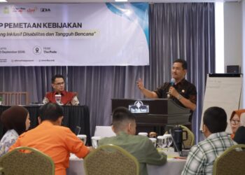 Wakil Bupati Aceh Besar Drs. Syukri A. Jalil menyampaikan sambutan dan sekaligus membuka Pemetaan Kebijakan Menuju Aceh Besar yang Inklusif Disabilitas dan Tangguh Bencana di Hotel The Pade, Kamis (10/9/2026). FOTO/ MC ACEH BESAR
