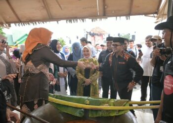 Ⓒ Hak cipta foto di atas dikembalikan sesungguhnya kepada pemilik foto.