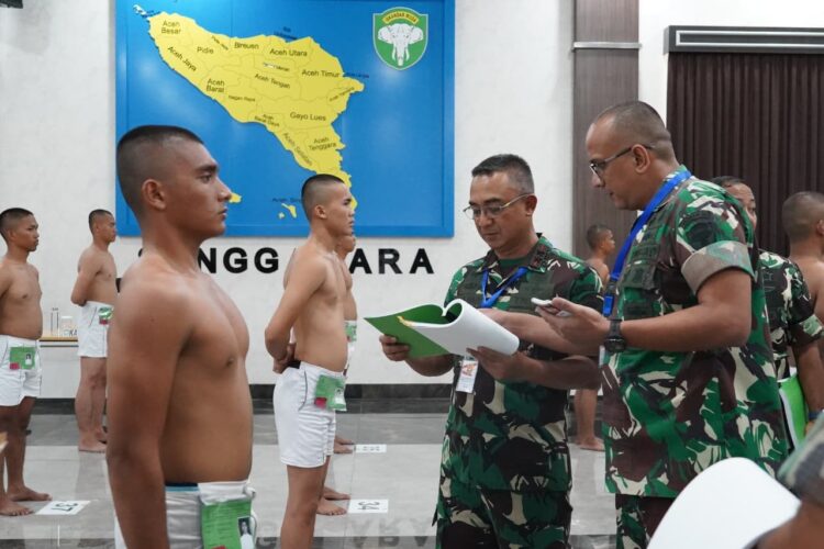 Pangdam IM Mayor Jenderal TNI Joko Hadi Susilo SIP memimpin langsung Sidang Penentuan Akhir Pantukhir Sub Panitia Pusat Sub Panpus penerimaan Calon Tamtama Prajurit Karier Cata PK TNI Angkatan Darat Gelombang III Tahun Anggaran 2026 di Aula Gedung Malahayati Makodam Iskandar Muda Banda Aceh pada Senin 2192026