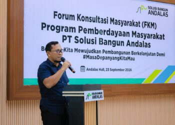 Kepala Bappeda Aceh Besar Agus Husni SP menyampaikan sambutan mewakili Bupati Muharram Idris beri sambutan dalam Forum Konsultasi Masyarakat Program Pemberdayaan Masyarakat PT SBA di Andalas Hall Lhoknga Aceh Besar Rabu 2392026 FOTO MC ACEH BESAR KETIKKABARcom Kepala Bappeda Aceh Besar Agus Husni SP menyampaikan sambutan mewakili Bupati Muharram Idris beri sambutan dalam Forum Konsultasi Masyarakat Program Pemberdayaan Masyarakat PT SBA di Andalas Hall Lhoknga Aceh Besar Rabu 2392026 FOTO MC ACEH BESAR