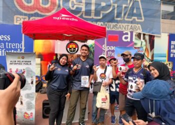 Divisi Humas Polri menggelar kegiatan sosialisasi edukasi Hak untuk Tahu di area Car Free Day (CFD) Jalan Jenderal Sudirman, Jakarta Selatan, pada Minggu (27/9/2026) pagi. (Doc. Humas Polri).