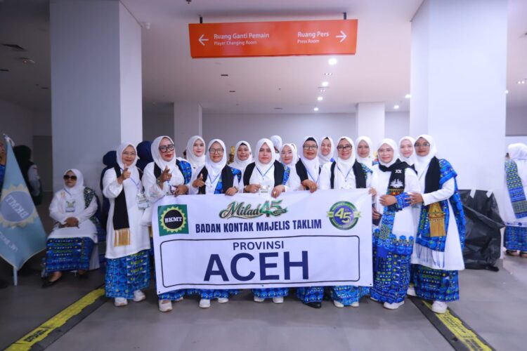 Foto bersama Tim BKMT Aceh Besar saat menghadiri Tasyakur Milad BKMT ke45 di Indonesia Arena Senayan Jakarta Sabtu 2692026 FOTO PROKOPIM ACEH BESAR KETIKKABARcom Foto bersama Tim BKMT Aceh Besar saat menghadiri Tasyakur Milad BKMT ke 45 di Indonesia Arena Senayan Jakarta Sabtu 2692026 FOTO PROKOPIM ACEH BESAR