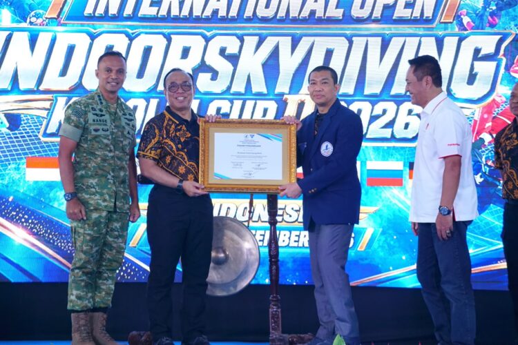 Tim Terjun Payung Polri yang memperkuat Tim Nasional Indonesia berhasil meraih satu medali emas dan dua medali perak pada 2nd FAI Asian Indoor Skydiving Championships 2026