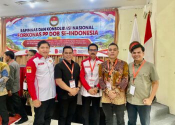Bupati Aceh Besar, H Muharram Idris dan Ketua DPRK Abdul Muchti SIKom foto bersama Panitia Persiapan Calon Daerah Otonomi Baru (CDOB) Aceh Raya mengikuti Rapimnas FORKONAS PP DOB se-Indonesia di Jakarta, Selasa (29/9/2026). FOTO/DOK PEMKAB ACEH BESAR