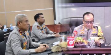 Wakapolda Aceh Brigjen Pol Ari Wahyu Widodo Kiri beserta para pejabat utama Polda Aceh dari Ruang Video Conference Lantai II Gedung Satya Haprabu Mapolda Aceh ikuti secara virtual pembukaan SPMB SMA Kemala Taruna Bhayangkara TA 20272028 oleh Wakapolri Komjen Pol Dedi Prasetyo Kanan Senin 2892026 Doc Humas Polda Aceh