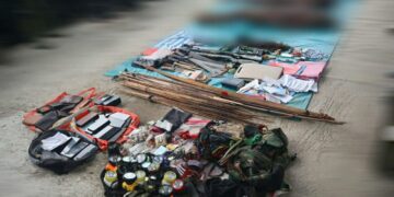 Barang bukti yang diamankan usai kontak dengan KKB Kodap IIINdugama Nderakma di Kampung Nonggoloit Distrik Kenyam Kabupaten Nduga Papua Pegunungan FOTO Koops TNI Habema