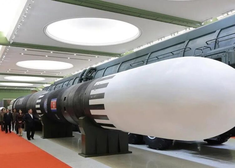 Rudal balistik Korut dipamerkan saat Kim Jong Un menghadiri pembukaan museum industri pertahanan via REUTERSKCNA