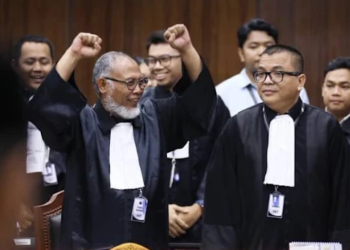 Ⓒ Hak cipta foto di atas dikembalikan sesungguhnya kepada pemilik foto.