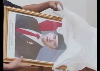 Ⓒ Hak cipta foto di atas dikembalikan sesungguhnya kepada pemilik foto.