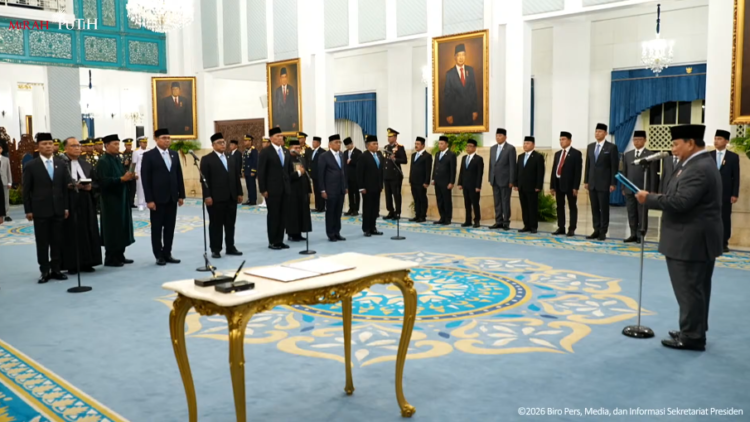 Presiden Prabowo Subianto melantik sembilan pejabat negara di Istana Kepresidenan Jakarta Kamis 15 Oktober 2026 sore FOTO Tangkap Layar YoutubeSekretariat Presiden KETIKKABARcom Presiden Prabowo Subianto melantik sembilan pejabat negara di Istana Kepresidenan Jakarta Kamis 15 Oktober 2026 sore FOTO Tangkap Layar YoutubeSekretariat Presiden