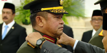 Presiden Prabowo Subianto melantik Jenderal TNI Maruli Simanjuntak sebagai Wakil Panglima TNI sekaligus Kepala Badan Nasional Pengelola Perbatasan dan Daerah Terpencil di Istana Kepresidenan Jakarta Kamis 15102026