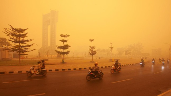 Penampakan langit berwarna orange imbas asap karhutla di Palangka Raya turut disorot media asing Foto REUTERSArief Rahman Septian Prathama KETIKKABARcom Penampakan langit berwarna orange imbas asap karhutla di Palangka Raya turut disorot media asing Foto REUTERSArief Rahman Septian Prathama