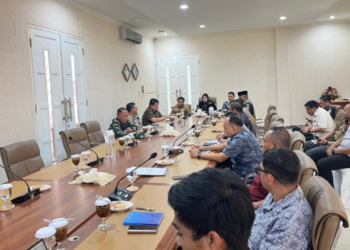 Wali Kota Banda Aceh Illiza Saaduddin Djamal memimpin rapat bersama unsur Forum Koordinasi Pimpinan Daerah Forkopimda untuk membahas sejumlah isu terkini di Kota Banda Aceh Kamis 01102026FOTO Ist KETIKKABARcom Wali Kota Banda Aceh Illiza Saaduddin Djamal memimpin rapat bersama unsur Forum Koordinasi Pimpinan Daerah Forkopimda untuk membahas sejumlah isu terkini di Kota Banda Aceh Kamis 01102026FOTO Ist