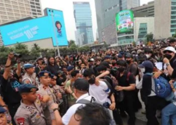 Ⓒ Hak cipta foto di atas dikembalikan sesungguhnya kepada pemilik foto.