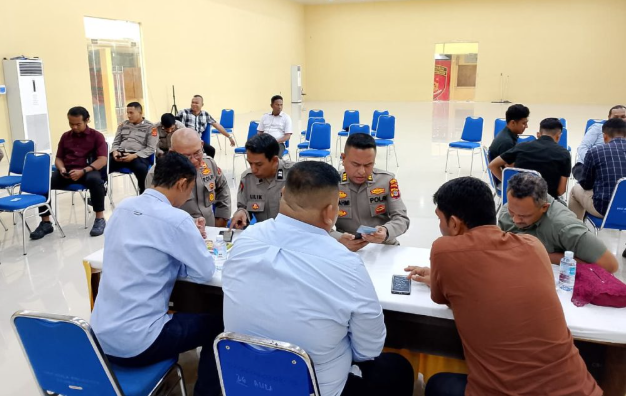 Dinas Kependudukan dan Pencatatan Sipil Disdukcapil kembali melakukan aktivasi Identitas Kependudukan Digital IKD bagi personel Polresta Banda Aceh Selasa 5102026FOTO Ist KETIKKABARcom Dinas Kependudukan dan Pencatatan Sipil Disdukcapil kembali melakukan aktivasi Identitas Kependudukan Digital IKD bagi personel Polresta Banda Aceh Selasa 5102026FOTO Ist
