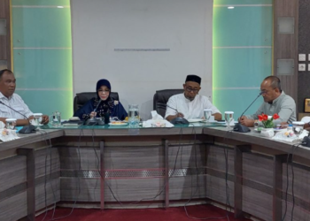 Wali Kota Banda Aceh Illiza Saaduddin Djamal memimpin rapat penanganan dampak Kebakaran Hutan dan Lahan Karhutla yang dihadiri Sekretaris Daerah para asisten dan kepala OPD di Ruang Rapat Wali Kota Balai Kota Banda Aceh Jumat 16102026 KETIKKABARcom Wali Kota Banda Aceh Illiza Saaduddin Djamal memimpin rapat penanganan dampak Kebakaran Hutan dan Lahan Karhutla yang dihadiri Sekretaris Daerah para asisten dan kepala OPD di Ruang Rapat Wali Kota Balai Kota Banda Aceh Jumat 16102026