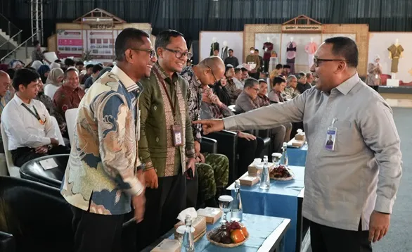 Kepala Perwakilan Bank Indonesia BI Provinsi Aceh Agus Chusaini kanan menghadiri Aceh Economic Forum AEF Triwulan III 2026 di Balee Meuseuraya Aceh Banda Aceh Kamis 22102026 FOTO BI Aceh KETIKKABARcom Kepala Perwakilan Bank Indonesia BI Provinsi Aceh Agus Chusaini kanan menghadiri Aceh Economic Forum AEF Triwulan III 2026 di Balee Meuseuraya Aceh Banda Aceh Kamis 22102026 FOTO BI Aceh