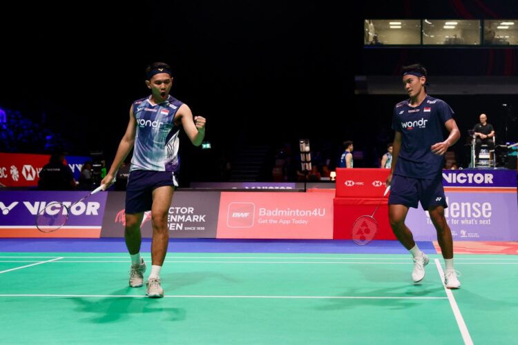 Ganda putra Indonesia Fajar AlfianMuhammad Shohibul Fikri melaju ke perempat final Denmark Open 2026 setelah mengalahkan pasangan tuan rumah Christian KjaerRasmus Kjaer dengan skor 2119 dan 2110 di SJF Bank Arena Kamis malam 15102026 FOTO PBSI KETIKKABARcom Ganda putra Indonesia Fajar AlfianMuhammad Shohibul Fikri melaju ke perempat final Denmark Open 2026 setelah mengalahkan pasangan tuan rumah Christian KjaerRasmus Kjaer dengan skor 21 19 dan 21 10 di SJF Bank Arena Kamis malam 15102026 FOTO PBSI
