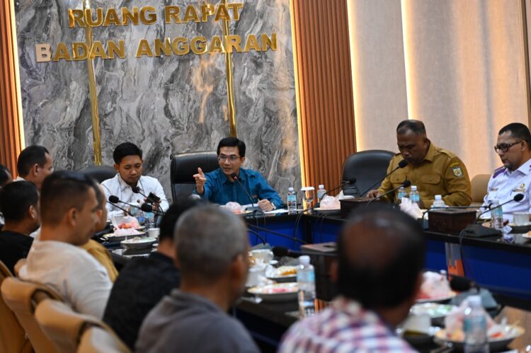 Anggota DPRK Banda Aceh menggelar audiensi untuk mendengar langsung aspirasi dari asosiasi pedagang Jalan Teungku Chik Pante Kulu Kampung Baru Kecamatan Baiturrahman Kota Banda Aceh pada Selasa 2992026 Doc Humas KETIKKABARcom Anggota DPRK Banda Aceh menggelar audiensi untuk mendengar langsung aspirasi dari asosiasi pedagang Jalan Teungku Chik Pante Kulu Kampung Baru Kecamatan Baiturrahman Kota Banda Aceh pada Selasa 2992026 Doc Humas