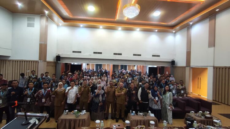 Sebanyak 133 pekebun kelapa sawit dari Kabupaten Aceh Timur dan Kota Subulussalam mengikuti pelatihan intensif bertajuk Implementasi ISPO Program Pengembangan SDM Perkebunan Kelapa Sawit yang resmi dibuka pada 29 September 2026 KETIKKABARcom Sebanyak 133 pekebun kelapa sawit dari Kabupaten Aceh Timur dan Kota Subulussalam mengikuti pelatihan intensif bertajuk Implementasi ISPO Program Pengembangan SDM Perkebunan Kelapa Sawit yang resmi dibuka pada 29 September 2026