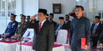 Sekretaris Daerah Kota Sabang Andri Nourman yang bertindak selaku Inspektur Upacara Hari Kesaktian Pancasila 2026 di Halaman Kantor Wali Kota Sabang pada Kamis 1102026 Doc Humas
