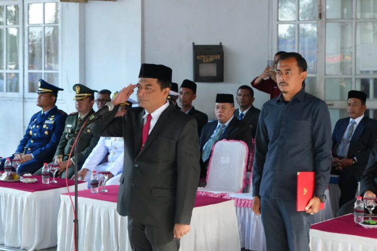 Sekretaris Daerah Kota Sabang Andri Nourman yang bertindak selaku Inspektur Upacara Hari Kesaktian Pancasila 2026 di Halaman Kantor Wali Kota Sabang pada Kamis 1102026 Doc Humas KETIKKABARcom Sekretaris Daerah Kota Sabang Andri Nourman yang bertindak selaku Inspektur Upacara Hari Kesaktian Pancasila 2026 di Halaman Kantor Wali Kota Sabang pada Kamis 1102026 Doc Humas