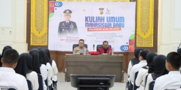 Kapolres Aceh Selatan AKBP T Ricki Fadlianshah memberikan kuliah umum kepada mahasiswa baru Politeknik Aceh Selatan Poltas di Aula Polres Aceh Selatan Rabu 7 Oktober 2026FOTO Humas Polda Aceh