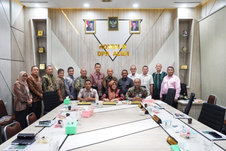 Bank Aceh dan Komisi III Dewan Perwakilan Rakyat Aceh DPRA memperkuat sinergi untuk mengoptimalkan Pendapatan Asli Aceh PAA 2026 rapat kerja Komisi III DPRA bersama jajaran direksi Bank Aceh di Banda AcehFOTO Ist