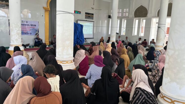 Dinas Sosial Aceh Besar sosialisasi implementasi Data Tunggal Sosial dan Ekonomi Nasional DTSEN dan Pemutakhiran Data di Gampong Reuloh Kecamatan Ingin Jaya Kabupaten Aceh Besar Jumat 9102026 FOTO MC ACEH BESAR