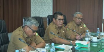 Sekdakab Aceh Besar memimpin Rapat OPD lanjutan terkait kesiapan pelaksanaan MTQ ke 35 tingkat Kabupaten Aceh Besar tahun 2026 di Aula Kantor Bupati Aceh Besar Senin 12102026 FOTO MEDIA CENTER ACEH BESAR