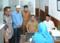 Sekda Kota Sabang Tinjau Penyaluran Zakat dan Infak di Bank Aceh Senin 1210