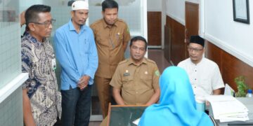 Sekda Kota Sabang Tinjau Penyaluran Zakat dan Infak di Bank Aceh Senin 1210
