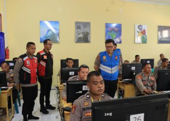 Karo SDM Polda Aceh Tinjau Tes Psikologi PAG 2026 di SMA Negeri 1 Darul Imarah Kabupaten Aceh Besar Selasa 13102026 FOTO Istimewa KETIKKABARcom Karo SDM Polda Aceh Tinjau Tes Psikologi PAG 2026 di SMA Negeri 1 Darul Imarah Kabupaten Aceh Besar Selasa 13102026 FOTO Istimewa