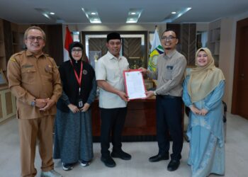 Bupati Aceh Besar dan Rektor Unmuha resmi menjalin kerjasama melalui penandatanganan Memorandum of Understanding MoU di ruang kerja Bupati Aceh Besar Selasa 13102026 FOTOPROKOPIM PEMKAB ACEH BESAR