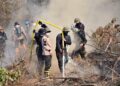 Personel Polri saat mencoba memadamkan api di beberapa titik akibat kebakaran hutan karhutla FOTO Ist KETIKKABARcom Personel Polri saat mencoba memadamkan api di beberapa titik akibat kebakaran hutan karhutla FOTO Ist