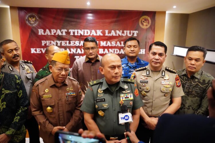 Kapusvet Bacadnas Kemhan Brigjen TNI Asep Tardiana Wachgi saat konferensi pers di Portola Grand Arabia Hotel Banda Aceh Kamis 15102026 FOTO Istimewa KETIKKABARcom Kapusvet Bacadnas Kemhan Brigjen TNI Asep Tardiana Wachgi saat konferensi pers di Portola Grand Arabia Hotel Banda Aceh Kamis 15102026 FOTO Istimewa