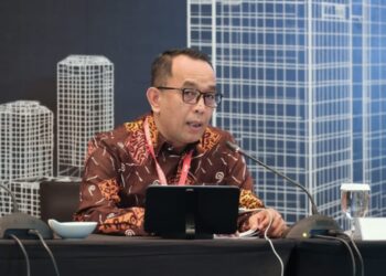Direktur Keuangan dan Manajemen Risiko Solusi Bangun Indonesia, Asruddin. Foto:(Humas PT Solusi Bangun Indonesia Tbk).