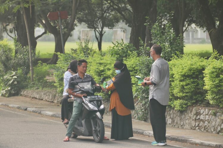 Dinkes Kota Sabang membagikan 5000 masker medis kepada masyarakat pada Jumat 16102026 FOTO Ist