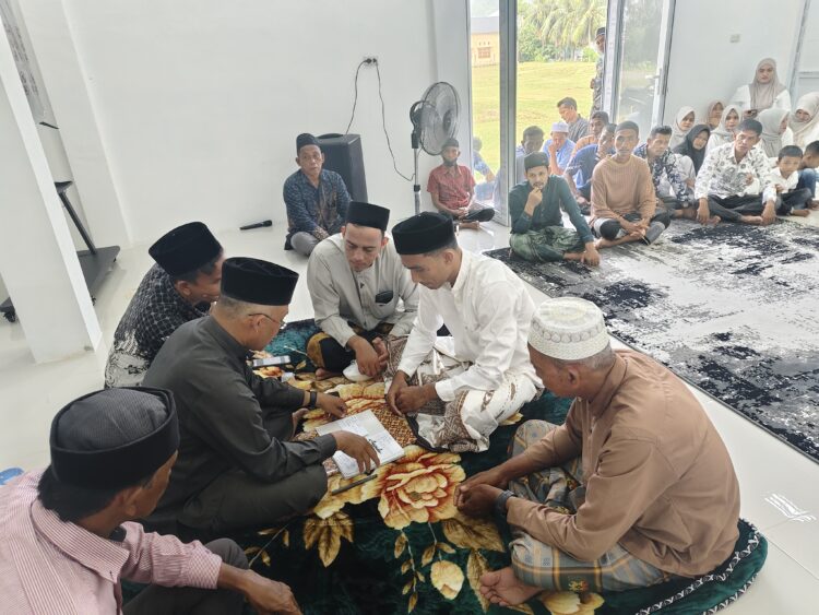 Pasangan pengantin Subhan M Jamil dan Tara Mirza binti M Hamik melangsungkan akad nikah perdana di Kantor Urusan Agama KUA Kecamatan Pulo Aceh Kabupaten Aceh Besar Jumat 16102026 Foto Humas Kemenag Aceh Besar KETIKKABARcom Pasangan pengantin Subhan M Jamil dan Tara Mirza binti M Hamik melangsungkan akad nikah perdana di Kantor Urusan Agama KUA Kecamatan Pulo Aceh Kabupaten Aceh Besar Jumat 16102026 Foto Humas Kemenag Aceh Besar