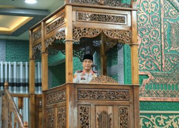 Kapolda Aceh Irjen Pol Ruddi Setiawan menyampaikan pesanpesan kamtibmas kepada jamaah usai salat Jumat dalam kegiatan Jumat Keliling di Masjid Babuttaqwa Utama Polda Aceh Jumat 16102026 FOTO Humas Polda Aceh KETIKKABARcom Kapolda Aceh Irjen Pol Ruddi Setiawan menyampaikan pesan pesan kamtibmas kepada jamaah usai salat Jumat dalam kegiatan Jumat Keliling di Masjid Babuttaqwa Utama Polda Aceh Jumat 16102026 FOTO Humas Polda Aceh