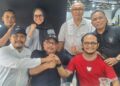 Foto bersama Nasir Nurdin bersama Ketua AMSI Aceh Aryos Nivada Ketua SPS Aceh Muktaruddin Usman Ketua Forum Pimred Multimedia Indonesia Aceh Muhammad Saleh dan tim pemenangan usai rangkaian kegiatan pendaftaran bakal calon Ketua PWI Aceh periode 20262031 di Banda Aceh Sabtu 17102026 KETIKKABARcom Foto bersama Nasir Nurdin bersama Ketua AMSI Aceh Aryos Nivada Ketua SPS Aceh Muktaruddin Usman Ketua Forum Pimred Multimedia Indonesia Aceh Muhammad Saleh dan tim pemenangan usai rangkaian kegiatan pendaftaran bakal calon Ketua PWI Aceh periode 20262031 di Banda Aceh Sabtu 17102026