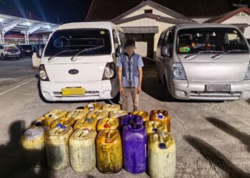 Satreskrim Polres Aceh Selatan mengamankan seorang pria berinisial KL 46 serta menyita 640 liter solar dan dua unit mobil Kia Travello di Aceh Selatan Sabtu 17102026 FOTO Istimewa