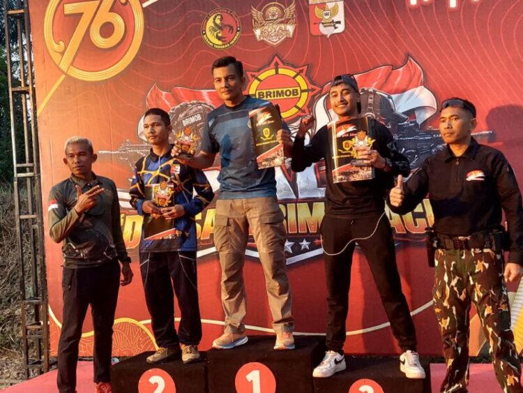 Prajurit Penerangan Kodam Iskandar Muda Pendam IM Letda Inf Jitro Siahaan meraih juara pertama nomor menembak tiga posisi jarak 33 meter dalam Kejuaraan Menembak Piala Ketua Umum Perbakin Aceh 2026 di Lapangan Tembak Mako Brimob Aramiyah Kecamatan Birem Bayeun Kabupaten Aceh Timur pada Minggu 18102026 FOTO istimewa