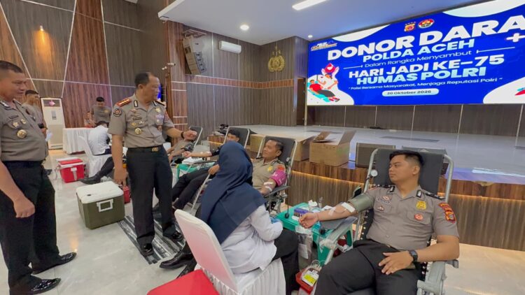 Sebanyak 133 orang berpartisipasi dalam aksi donor darah yang digelar Bidang Hubungan Masyarakat Bidhumas Polda Aceh untuk memperingati Hari Jadi ke75 Humas Polri di Aula Serbaguna Polda Aceh Selasa 20102026 FOTO Humas Polda Aceh KETIKKABARcom Sebanyak 133 orang berpartisipasi dalam aksi donor darah yang digelar Bidang Hubungan Masyarakat Bidhumas Polda Aceh untuk memperingati Hari Jadi ke 75 Humas Polri di Aula Serbaguna Polda Aceh Selasa 20102026 FOTO Humas Polda Aceh