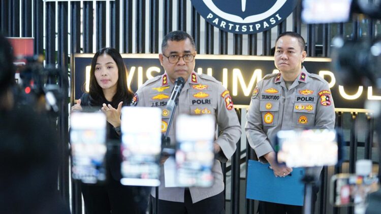 Kadiv Humas Polri Irjen Pol Johnny Eddizon Isir FOTO Ist KETIKKABARcom Kadiv Humas Polri Irjen Pol Johnny Eddizon Isir FOTO Ist