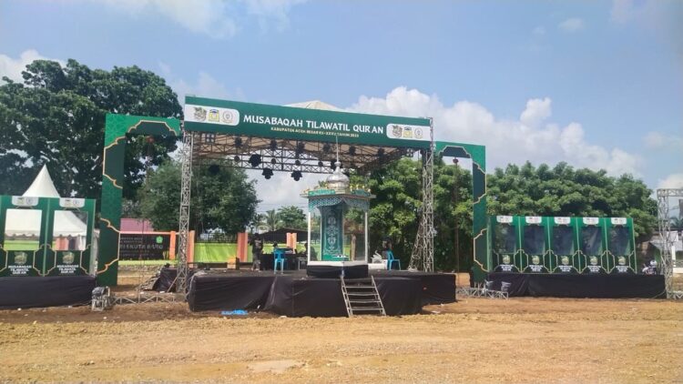 Panggung utama MTQ ke 35 tingkat Kabupaten Aceh Besar Tahun 2026 di Lapangan Bola Gampong Seupeu Kecamatan Kuta Baro Jumat 23102026 FOTO MC ACEH BESAR