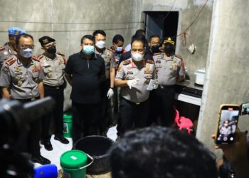 Kapolda Aceh Irjen Pol Ruddi Setiawan saat meninjau langsung Pabrik Sabu di Pidie Jumat 23102026 FOTO Humas
