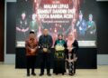 Bupati Aceh Besar H Muharram Idris foto bersama pada lepas sambut Komandan Kodim Dandim 0101Kota Banda Aceh KBA di auditorium lantai 8 Landmark BSI Aceh Banda Aceh Jumat 23102026 malam FOTO MC ACEH BESAR
